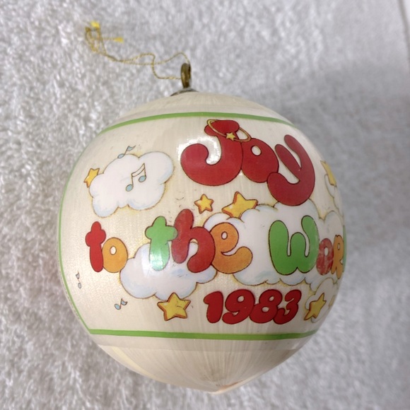 Vintage 1983 Joy to the World Happy Holidays Holiday Ornament - Picture 2 of 11